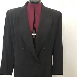 Loose “boyfriend” blazer